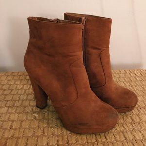 Platform heeled bootie